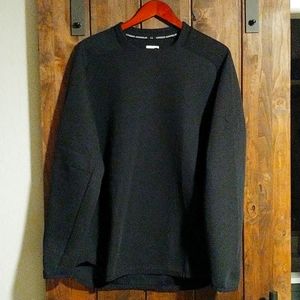 Under Armour Fleece Sweatshirt